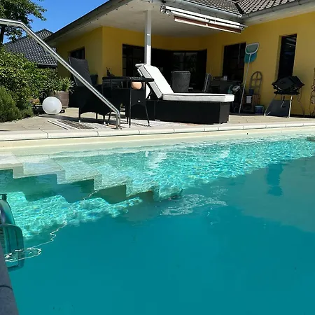 Tatil Evi Haus Bettina, Im Garten Zuhause Harrislee