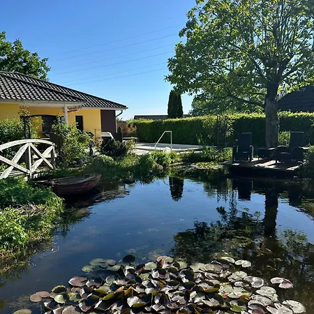 Tatil Evi Haus Bettina, Im Garten Zuhause *