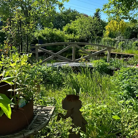 Haus Bettina, Im Garten Zuhause Harrislee