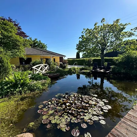 Haus Bettina, Im Garten Zuhause * Harrislee