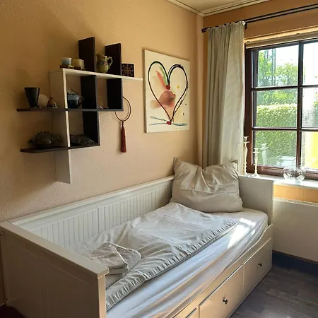 Haus Bettina, Im Garten Zuhause Tatil Evi Harrislee