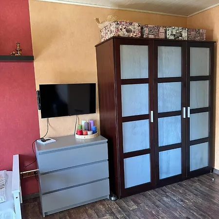 Tatil Evi Haus Bettina, Im Garten Zuhause